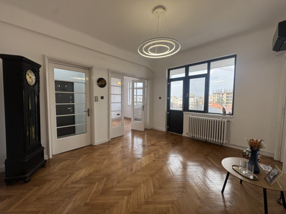 Bijuterie interbelică în centru