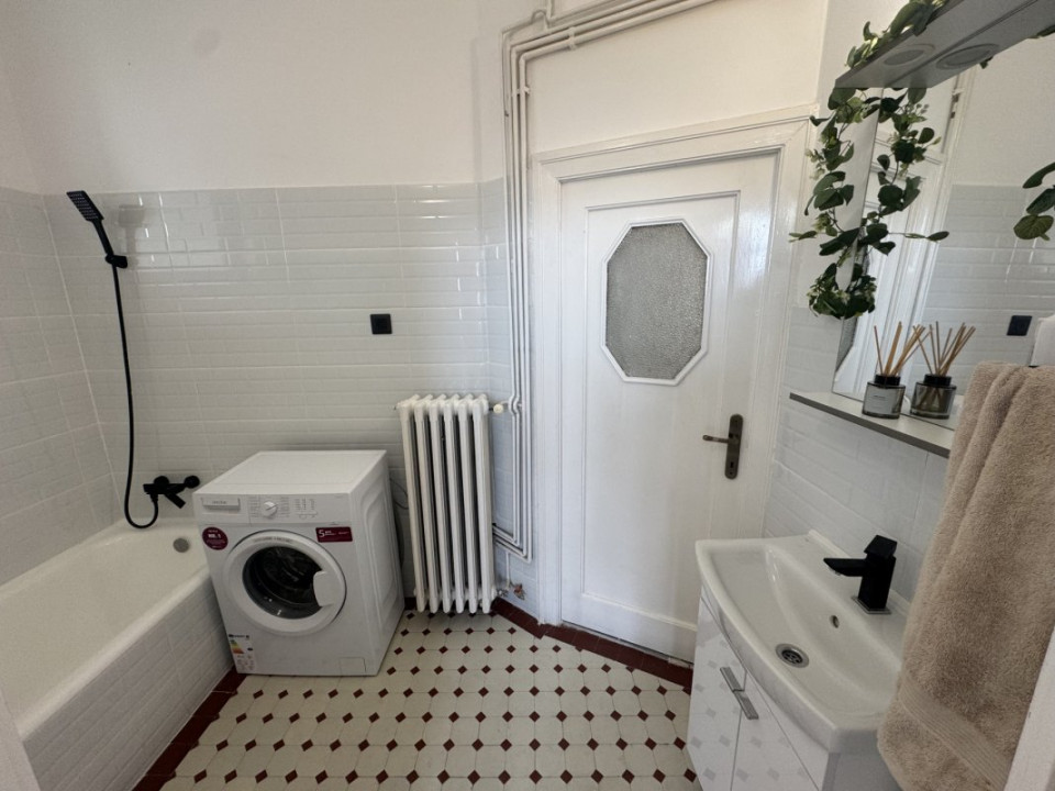 Bijuterie interbelică în centru