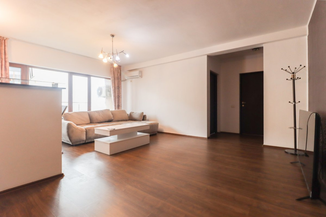 Apartamentul Tragis – spațios și bine compartimentat –