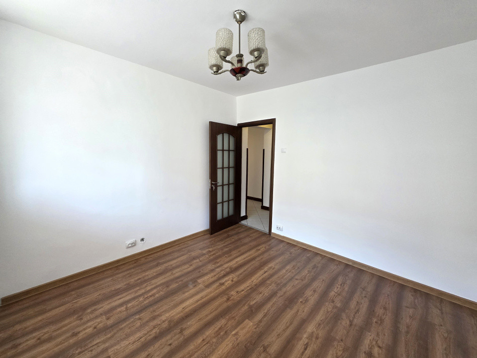 Oferta extraordinara pentru 3 camere la Doamna Ghica, bloc reabilitat