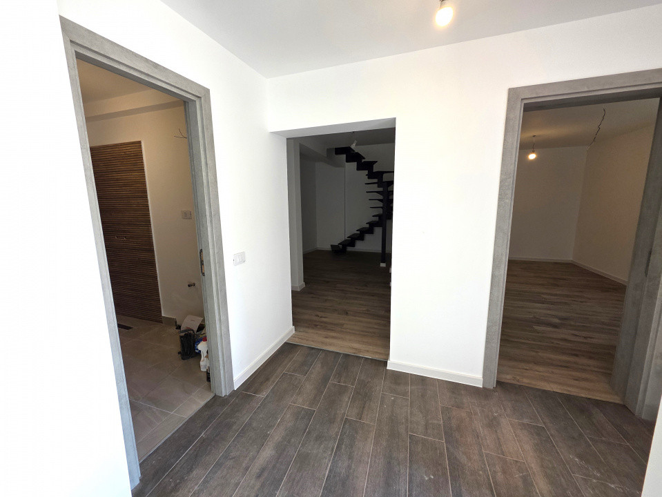 De vanzare casa in duplex-pe str Mezes in Chitila, langa Laminorului 