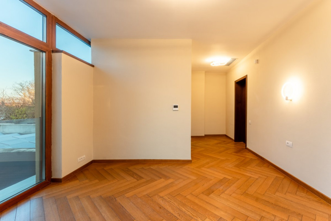 Vila pe malul lacului Mogosoaia | 617 mpt, teren 1182 mp