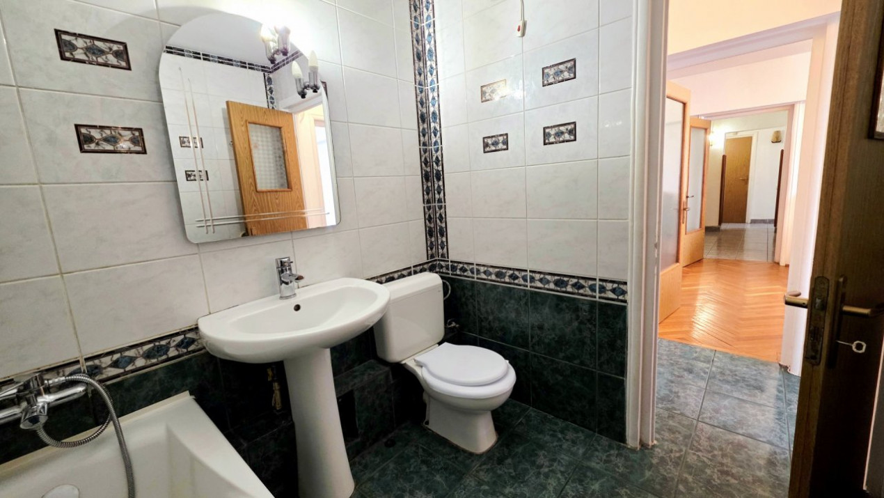 Cerere mare, oferta mica. Apartament 3 camere cu relaxare inclusa
