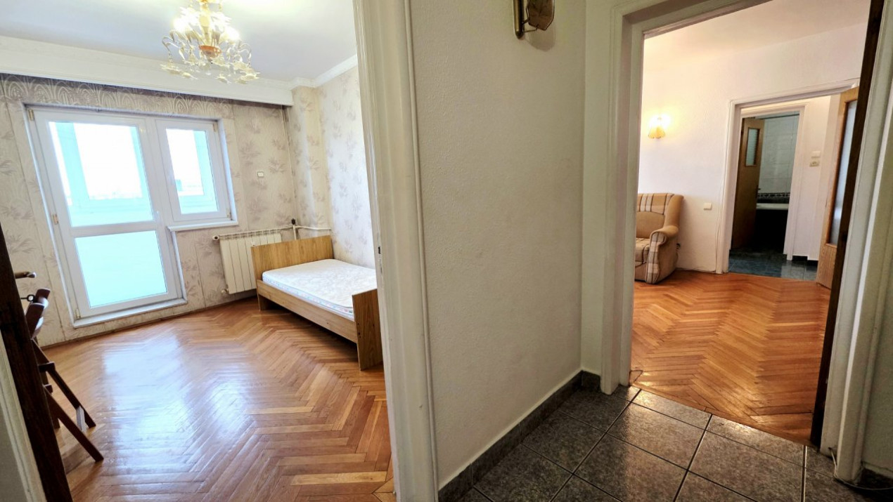 Cerere mare, oferta mica. Apartament 3 camere cu relaxare inclusa