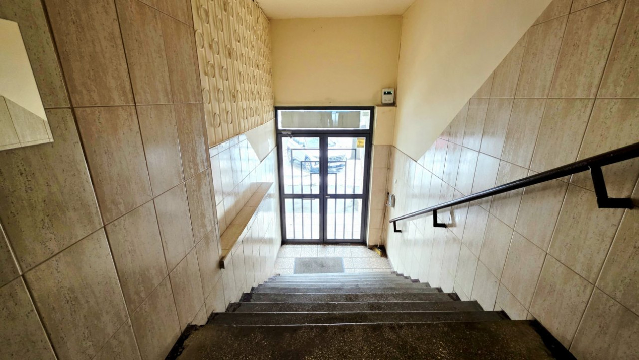 Cerere mare, oferta mica. Apartament 3 camere cu relaxare inclusa
