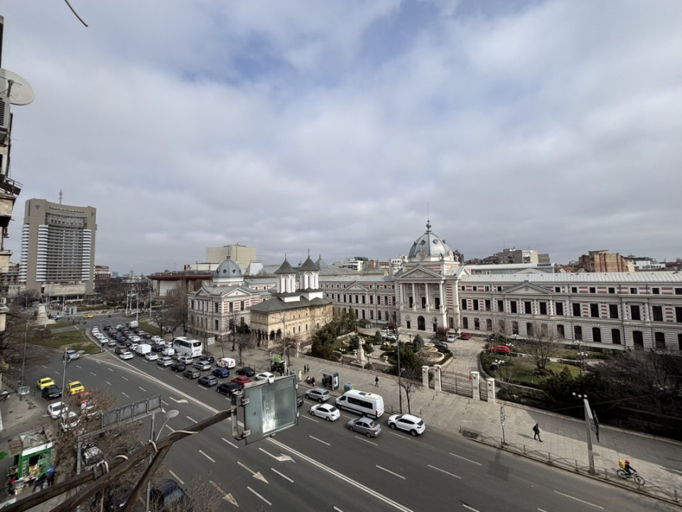 2 camere ultracentral cu vedere deschisă – Universitate - inchiriat 500 euro