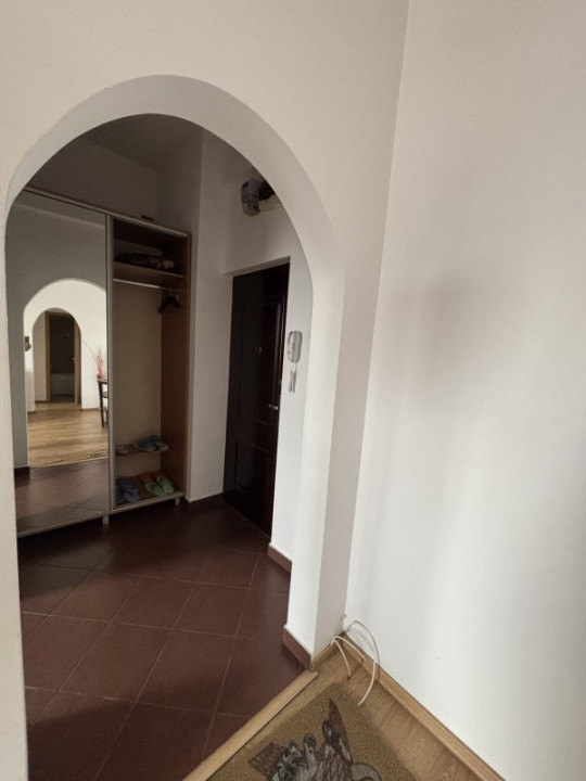 2 camere ultracentral cu vedere deschisă – Universitate - inchiriat 500 euro