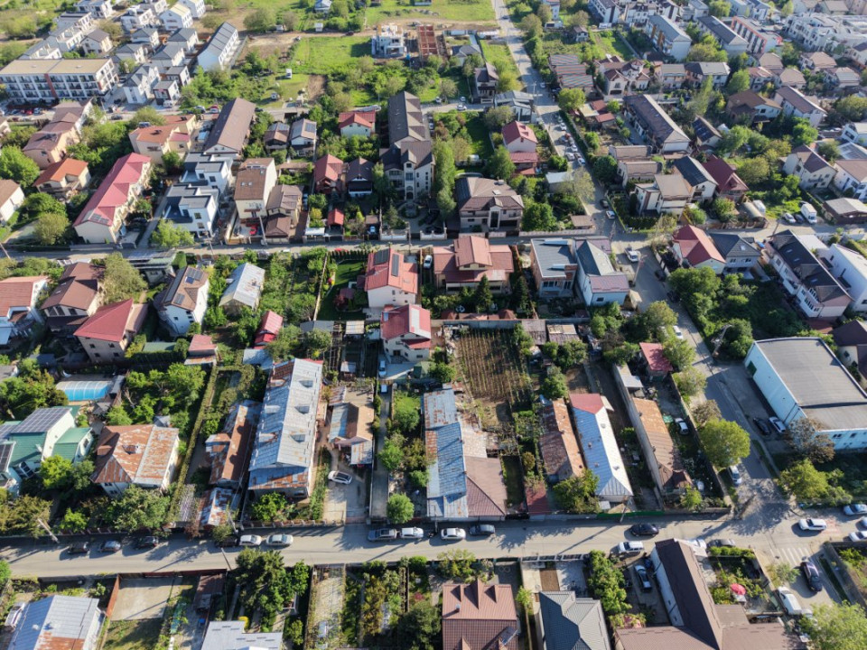 Popești Leordeni, teren 203mp cu casă demolabila/renovabila, singur curte