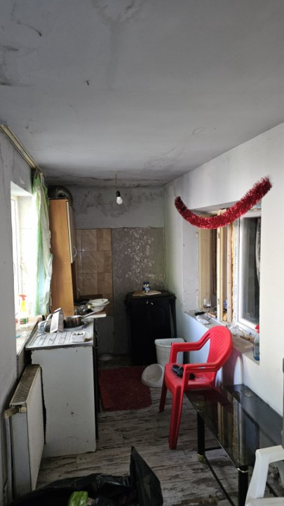Popești Leordeni, casă demolabila/renovabila 3cam, singur curte 203mp