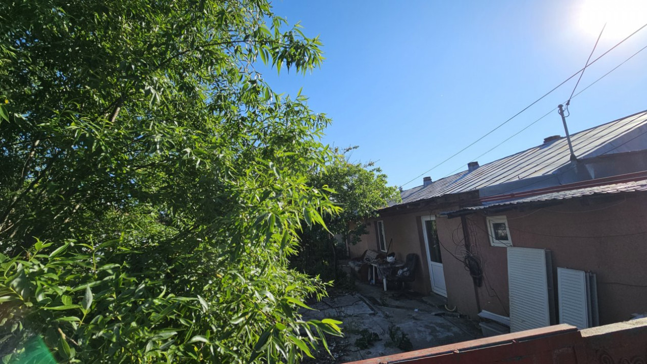 Popești Leordeni, casă demolabila/renovabila 3cam, singur curte 203mp