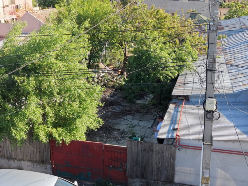Popești Leordeni, casă demolabila/renovabila 3cam, singur curte 203mp