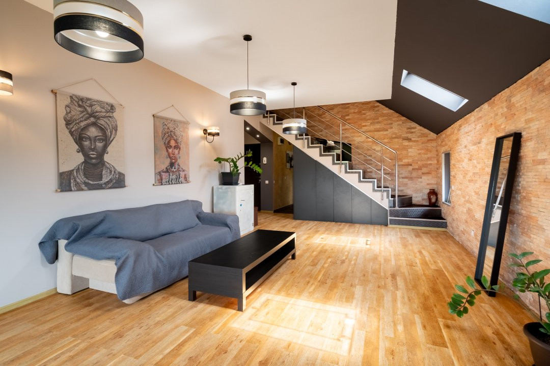 Duplex 4 camere cu priveliste in Cartierul Verde