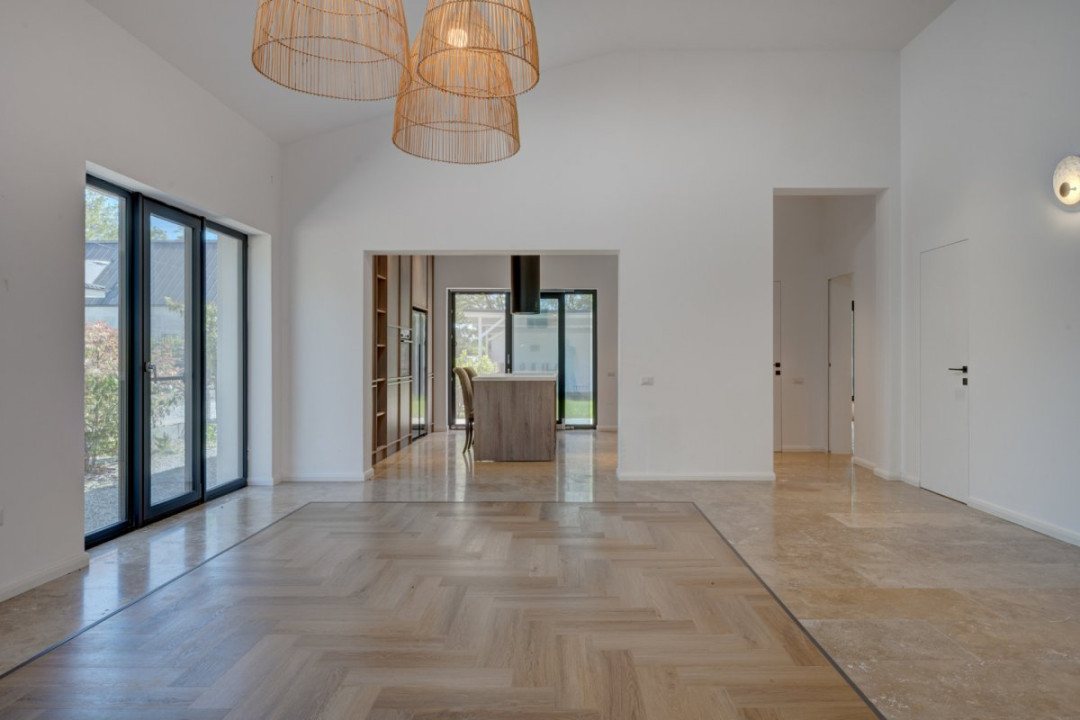 MOON VILLA - ASTORIA, 212 MP TOTAL, 800 MP LOT, LA CHEIE!