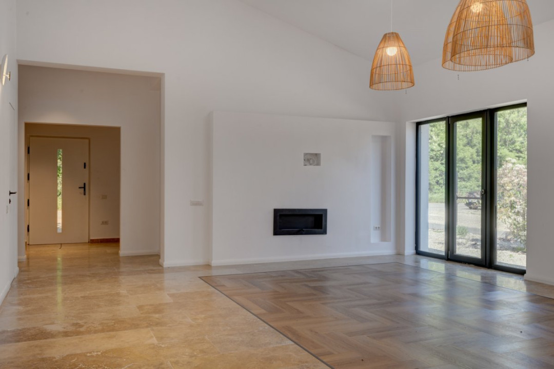 MOON VILLA - ASTORIA, 212 MP TOTAL, 800 MP LOT, LA CHEIE!