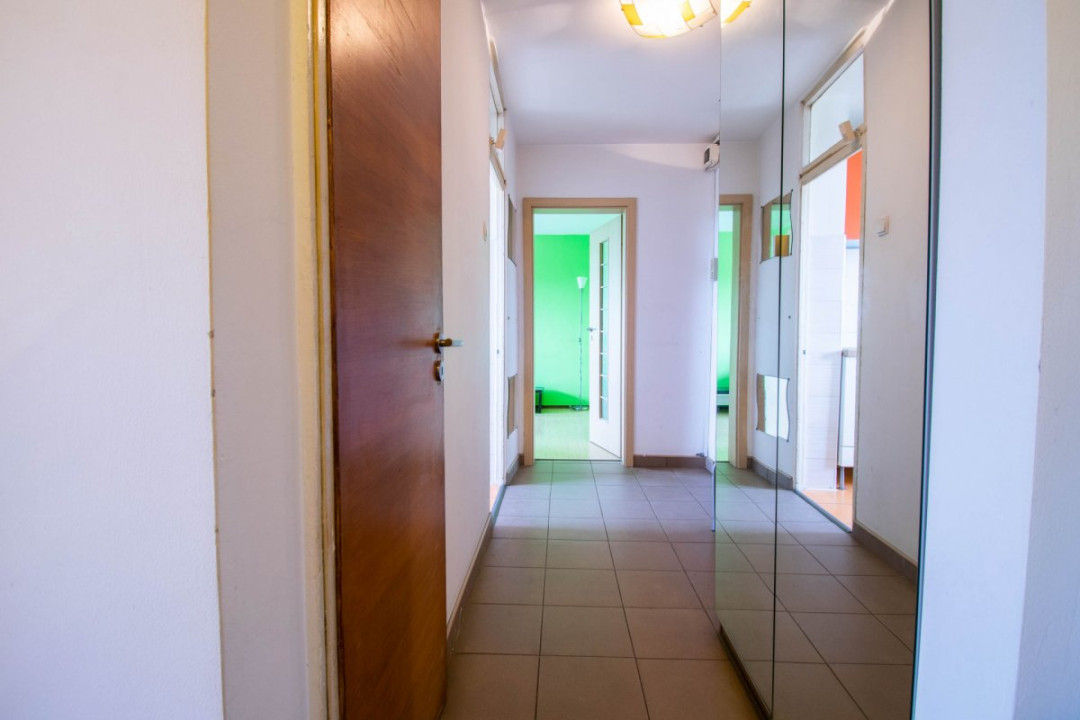 Crangasi-apartament 2 camere,decomandat,la 12 min de Metrou,an 1983