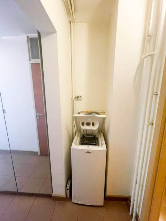 Crangasi-apartament 2 camere,decomandat,la 12 min de Metrou,an 1983