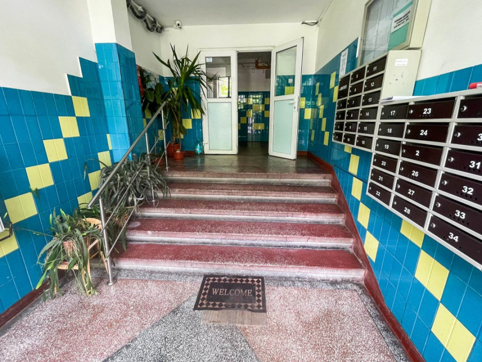 Crangasi-apartament 2 camere,decomandat,la 12 min de Metrou,an 1983