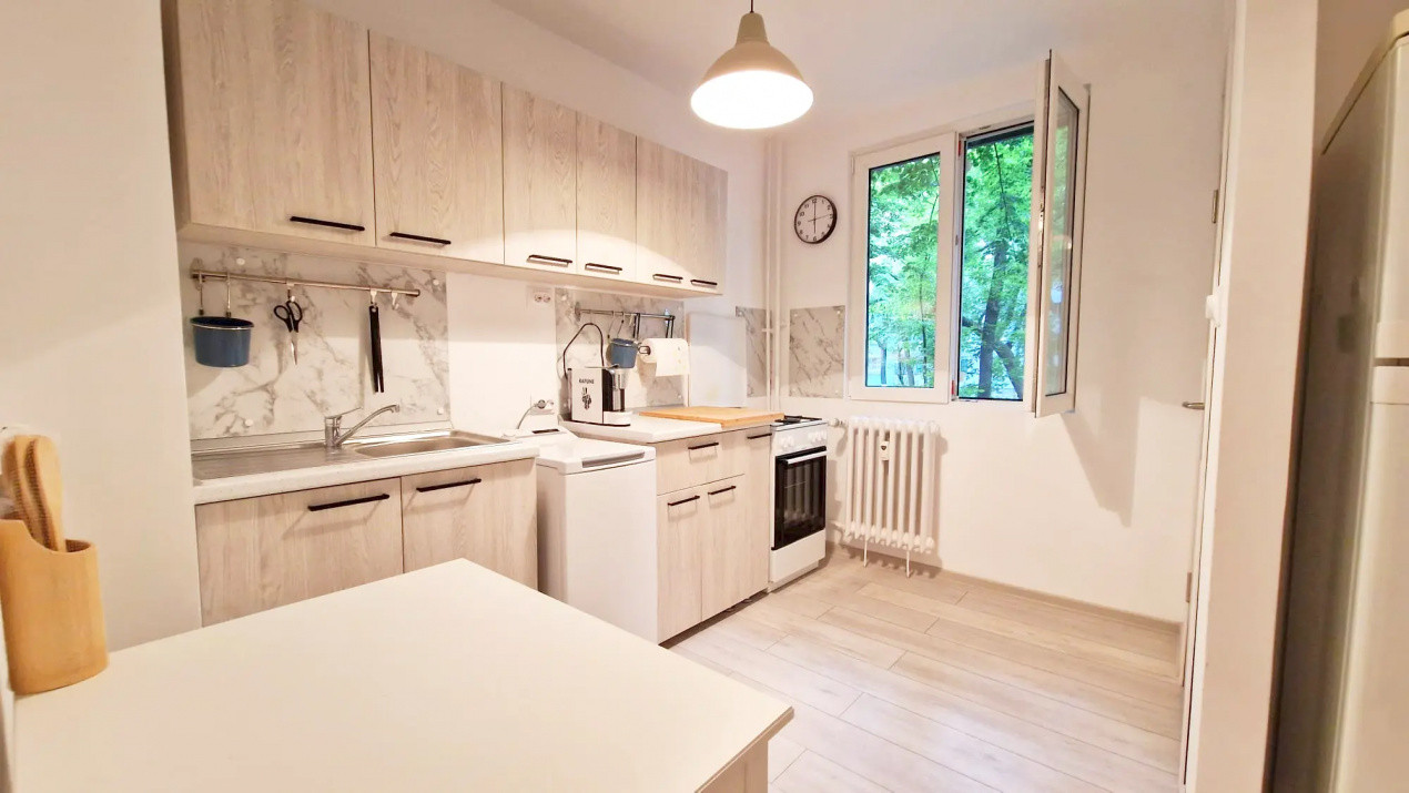Apartament la prima închiriere după renovare completă, mobilat și utilat modern 