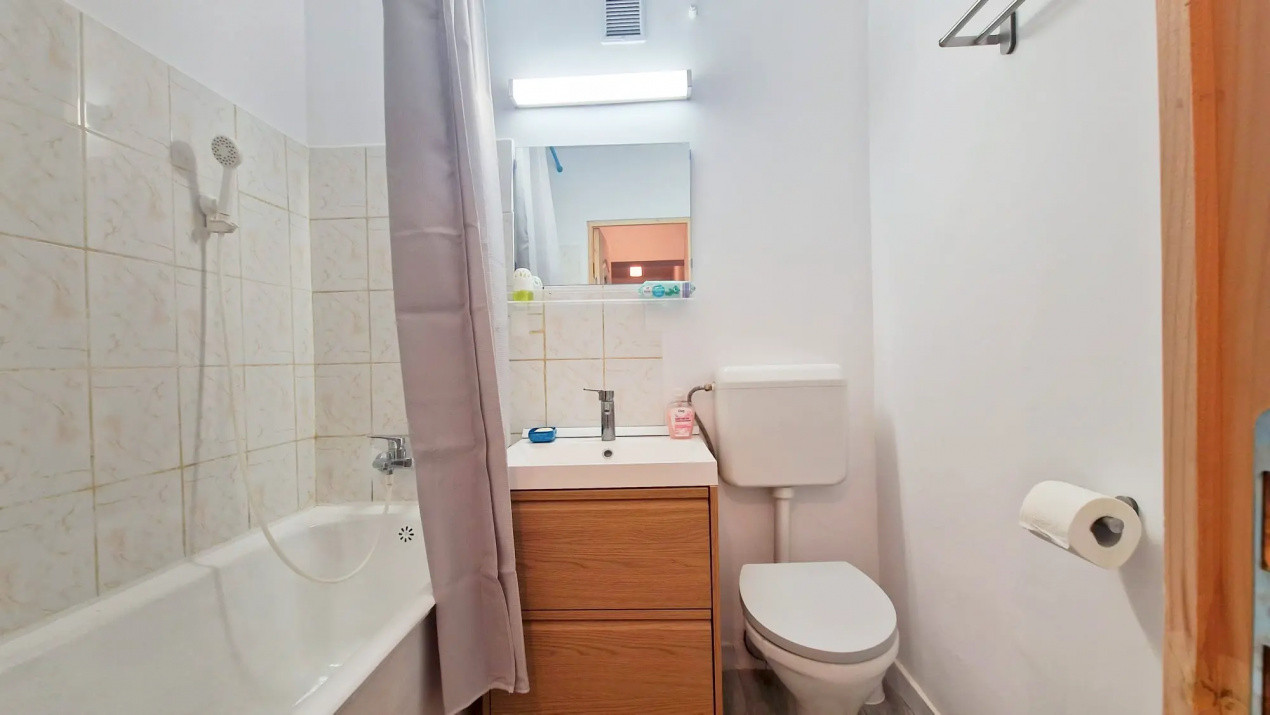 Apartament la prima închiriere după renovare completă, mobilat și utilat modern 