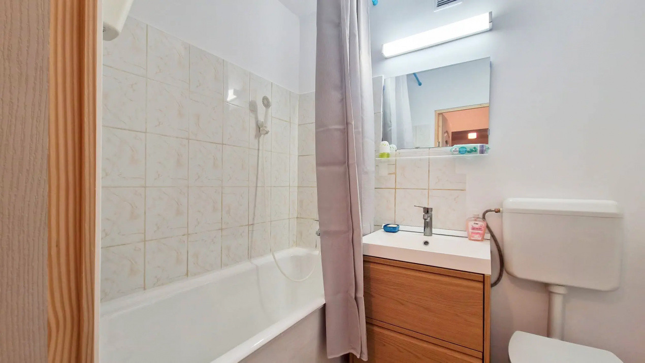 Apartament la prima închiriere după renovare completă, mobilat și utilat modern 