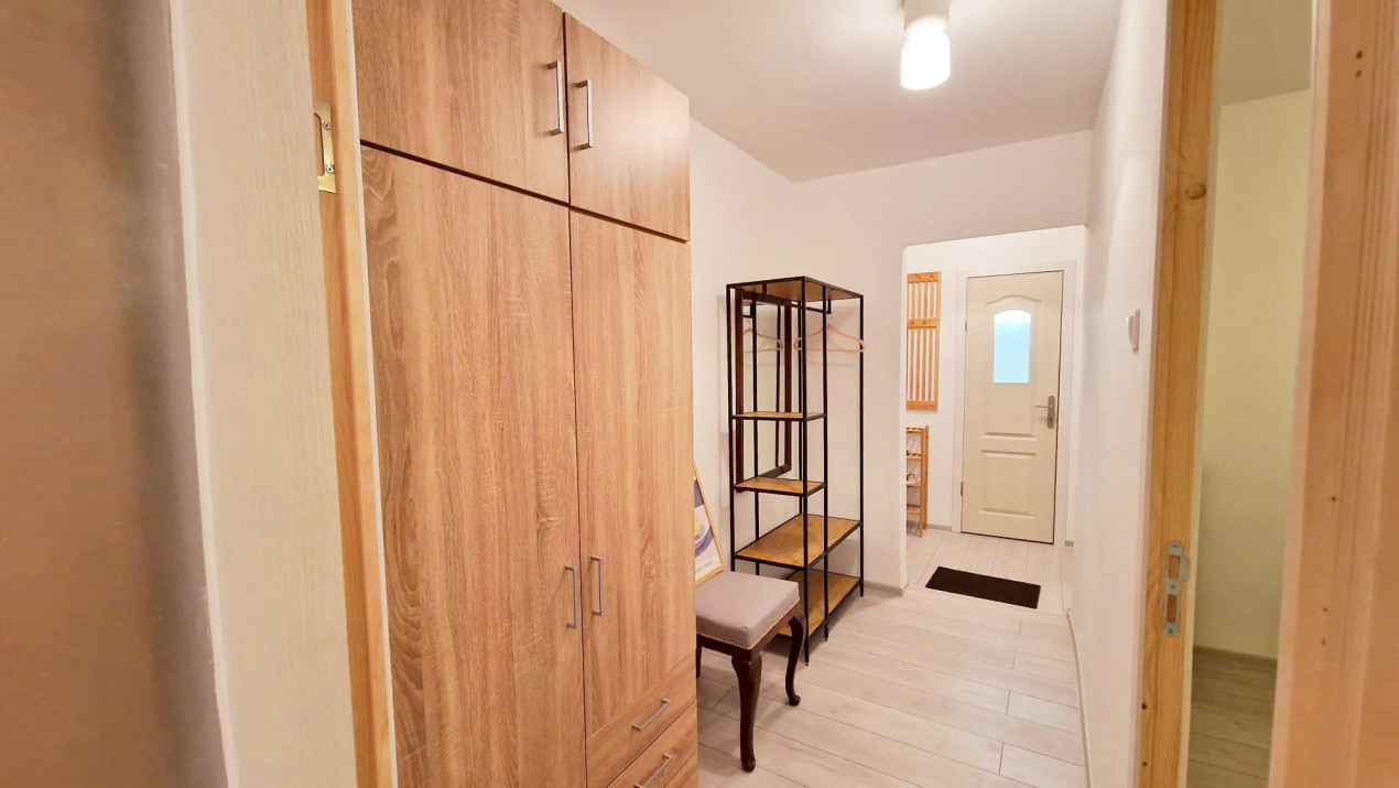 Apartament la prima închiriere după renovare completă, mobilat și utilat modern 