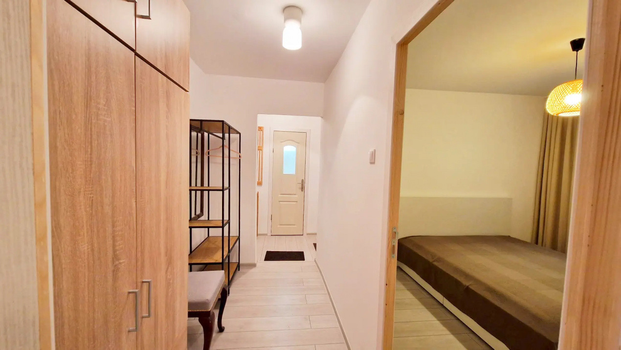Apartament la prima închiriere după renovare completă, mobilat și utilat modern 