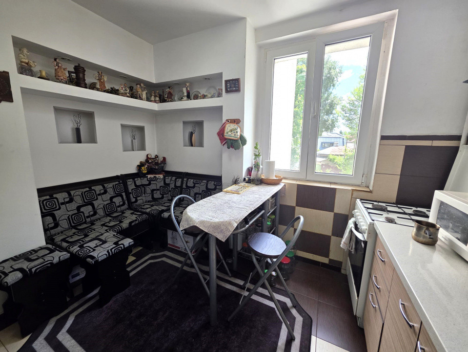 De vanzare 3 cam bloc FLAMURA