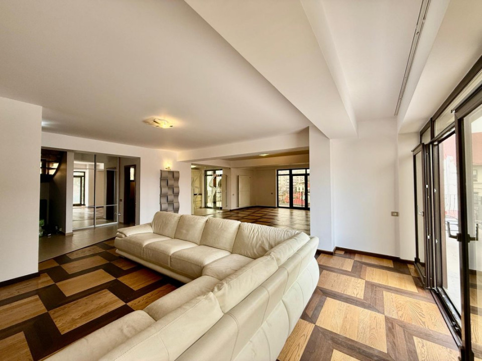 Penthouse Duplex cu vedere la Arcul de Triumf