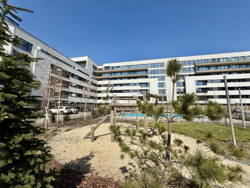 Atria - prima inchiriere, acces la piscina si gradina proprie