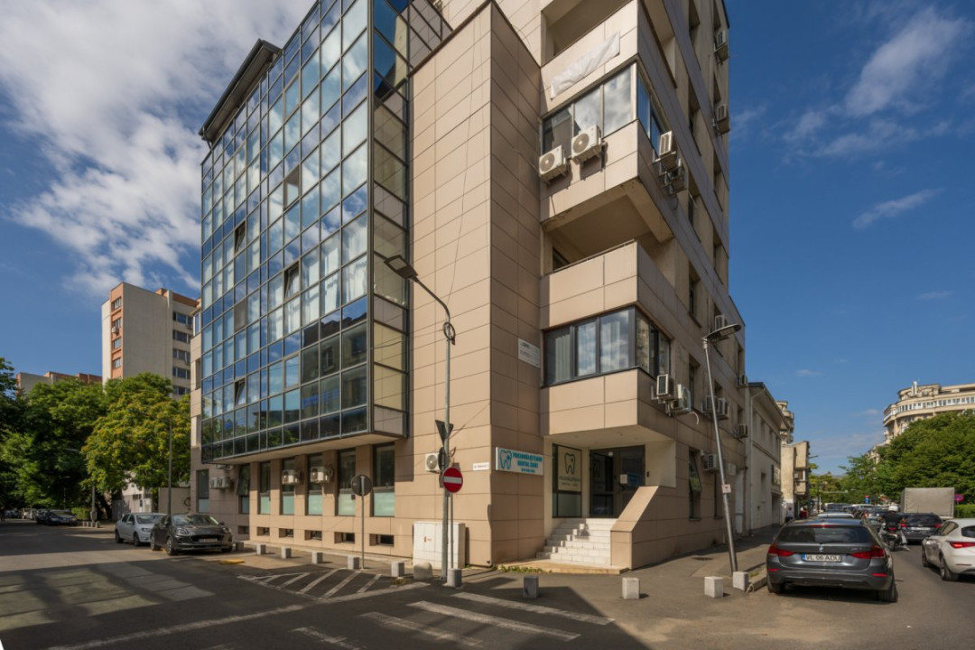 Unirii – Radu Vodă | Spațiu Comercial 248 mp | Două Fronturi Stradale