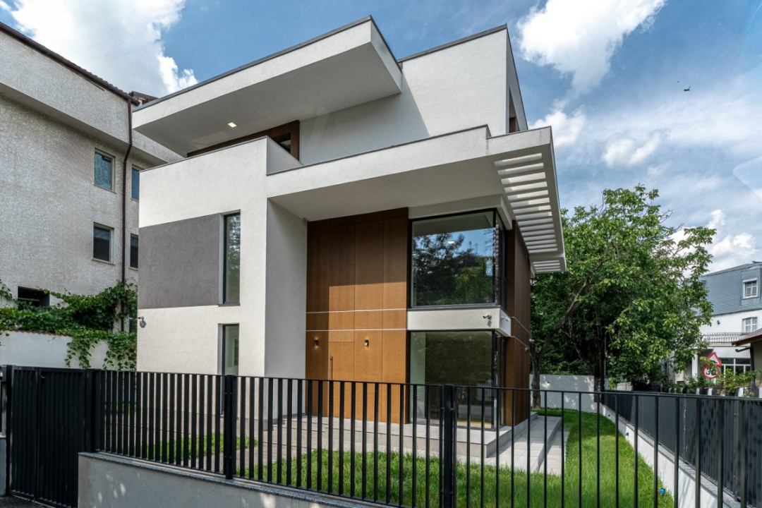 Vila individuala langa Lacul Baneasa | 6 camere, lift interior