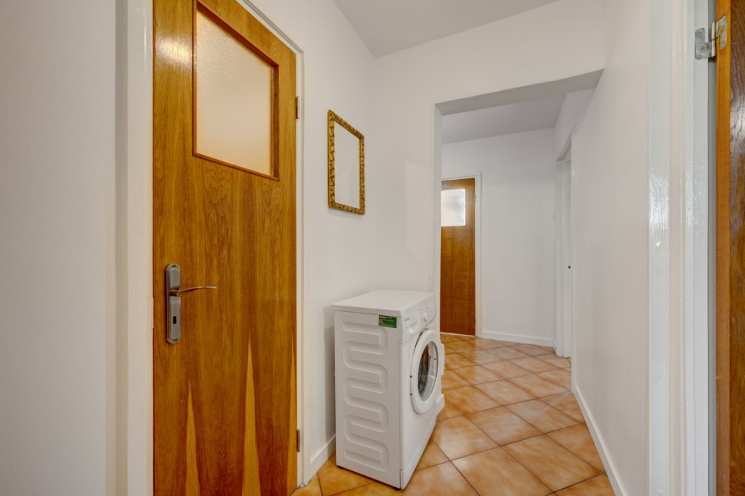 Apartament 3 camere decomandat | Metrou 1 Decembrie 