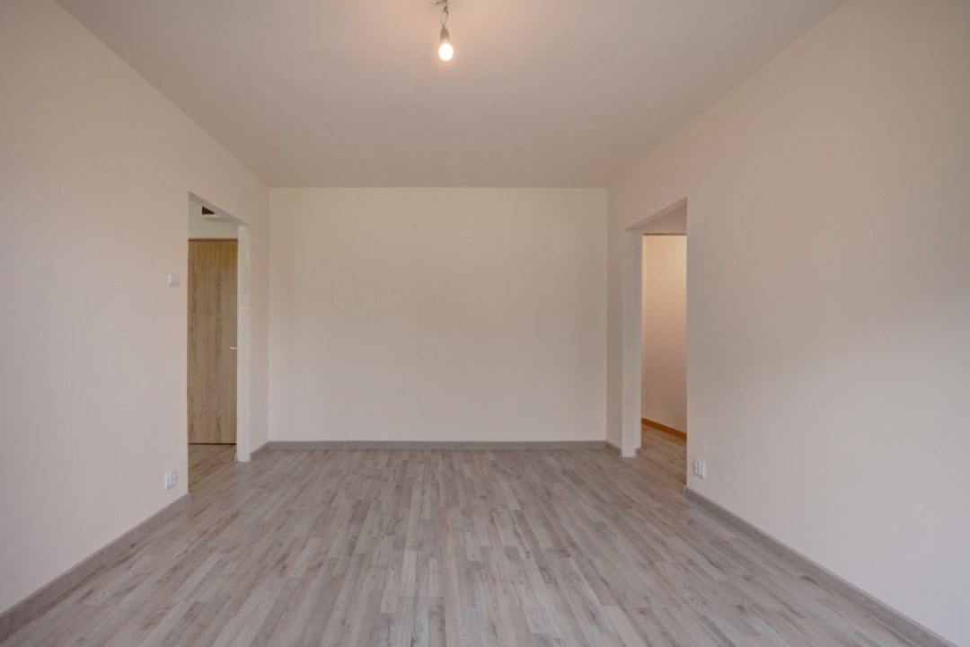 TITAN – BABA NOVAC, APARTAMENT 3 CAMERE 64 MP TOTAL, ETAJ 4 DIN 10, RENOVAT!