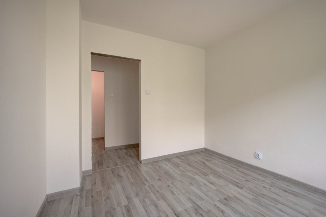 TITAN – BABA NOVAC, APARTAMENT 3 CAMERE 64 MP TOTAL, ETAJ 4 DIN 10, RENOVAT!