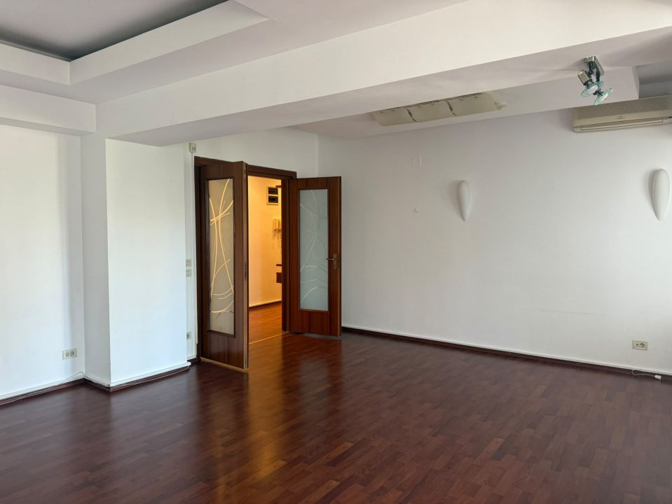 Apartament spatios 4 camere, mobilat partial, Aviatiei-Caramfil