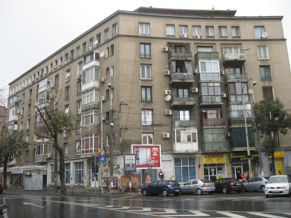 Rond Kogalniceanu, metrou Izvor, garsoniera cocheta, decomandata, utilata