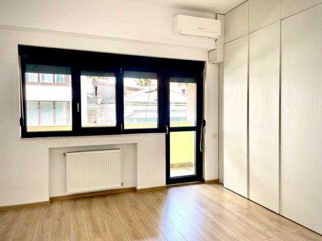 Inchiriere spatiu birou 4 camere Piata Romana