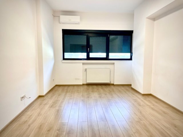 Inchiriere spatiu birou 4 camere Piata Romana