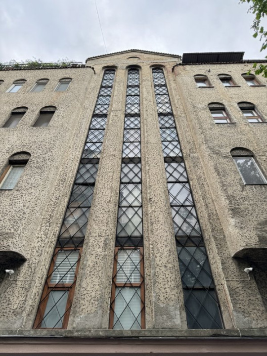 Apartament fermecator cu vedere in parcul Cismigiu