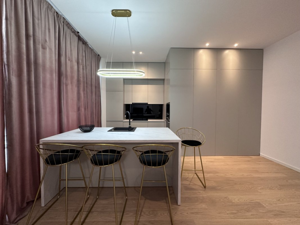 Penthouse de închiriat în WIN Herăstrău | 5 cam | Terasă panoramică | 2 locuri 