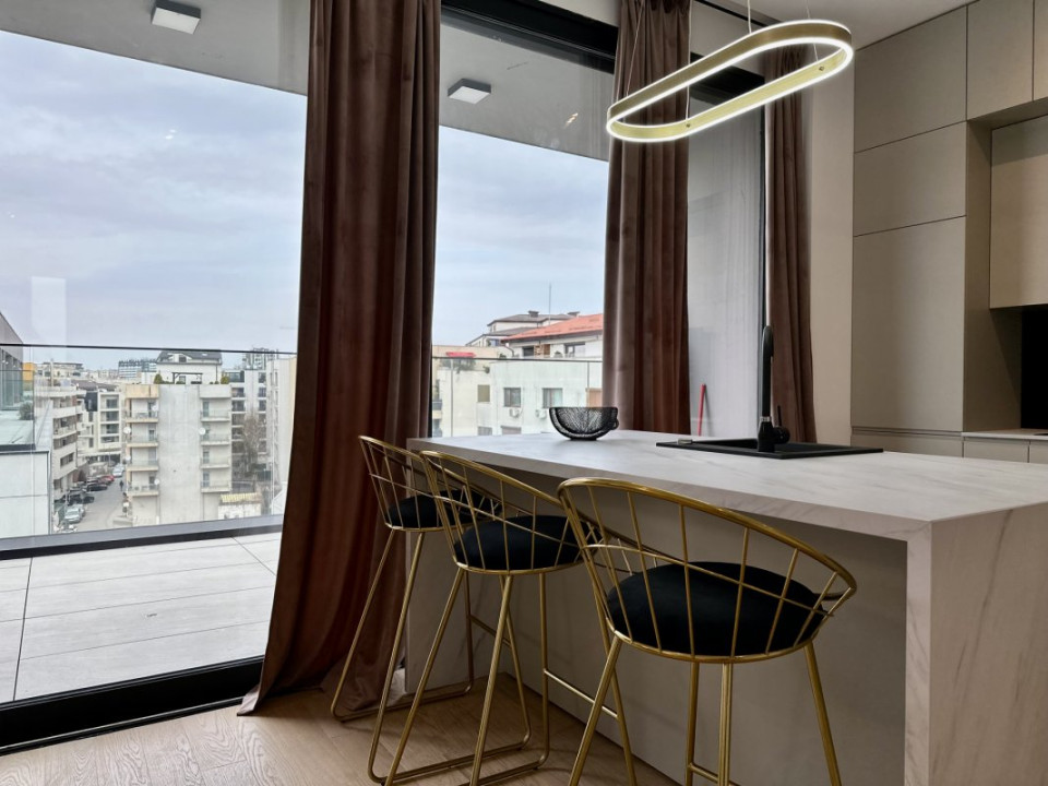 Penthouse de închiriat în WIN Herăstrău | 5 cam | Terasă panoramică | 2 locuri 