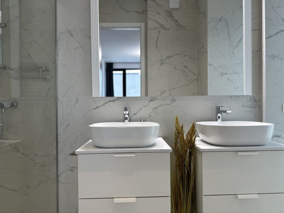 Penthouse de închiriat în WIN Herăstrău | 5 cam | Terasă panoramică | 2 locuri 