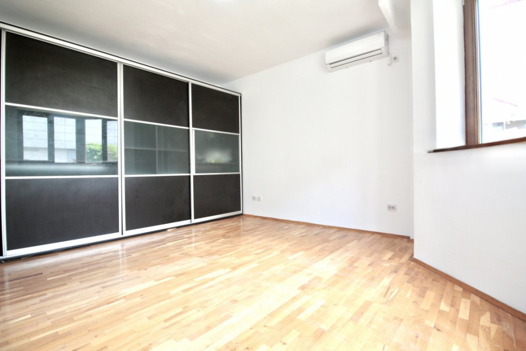 PRELUNGIREA GHENCEA-LIDL, APARTAMENT IN VILA 2010, CURTE 300 MP SI PARCARE!