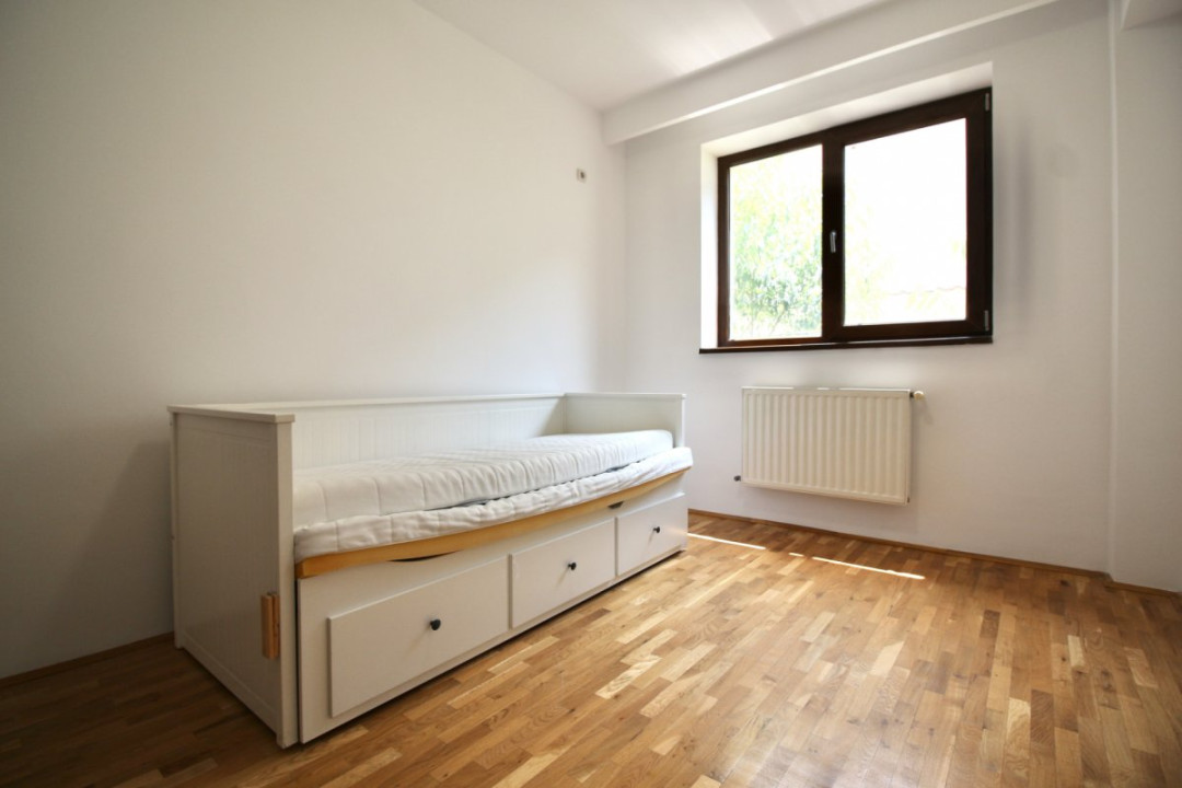 PRELUNGIREA GHENCEA-LIDL, APARTAMENT IN VILA 2010, CURTE 300 MP SI PARCARE!