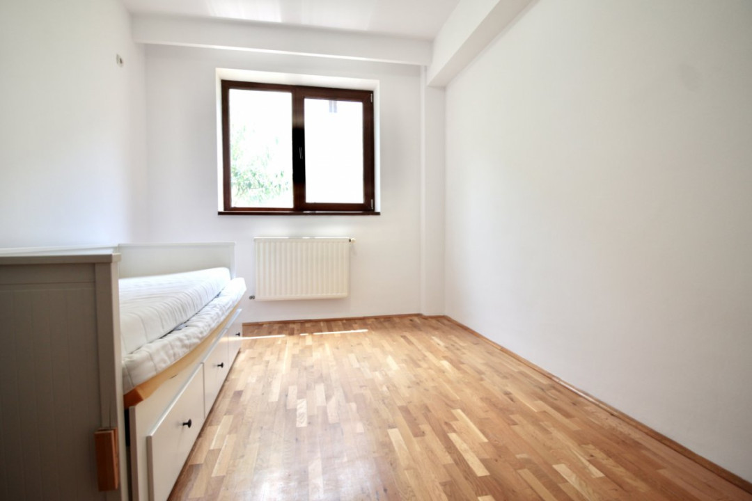 PRELUNGIREA GHENCEA-LIDL, APARTAMENT IN VILA 2010, CURTE 300 MP SI PARCARE!