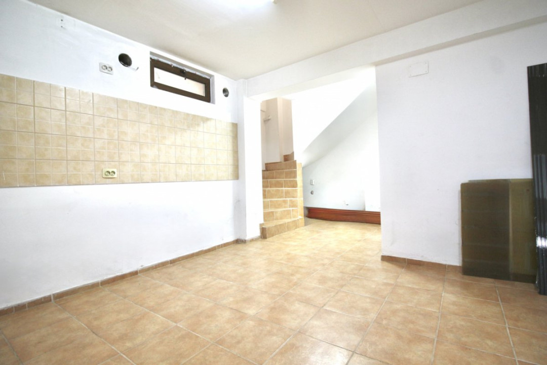 PRELUNGIREA GHENCEA-LIDL, APARTAMENT IN VILA 2010, CURTE 300 MP SI PARCARE!