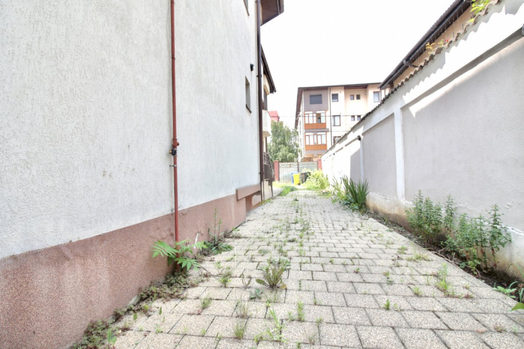 PRELUNGIREA GHENCEA-LIDL, APARTAMENT IN VILA 2010, CURTE 300 MP SI PARCARE!