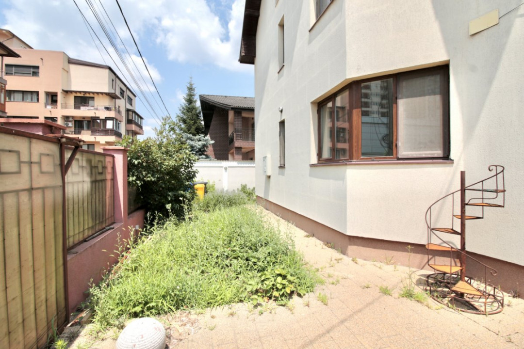 PRELUNGIREA GHENCEA-LIDL, APARTAMENT IN VILA 2010, CURTE 300 MP SI PARCARE!