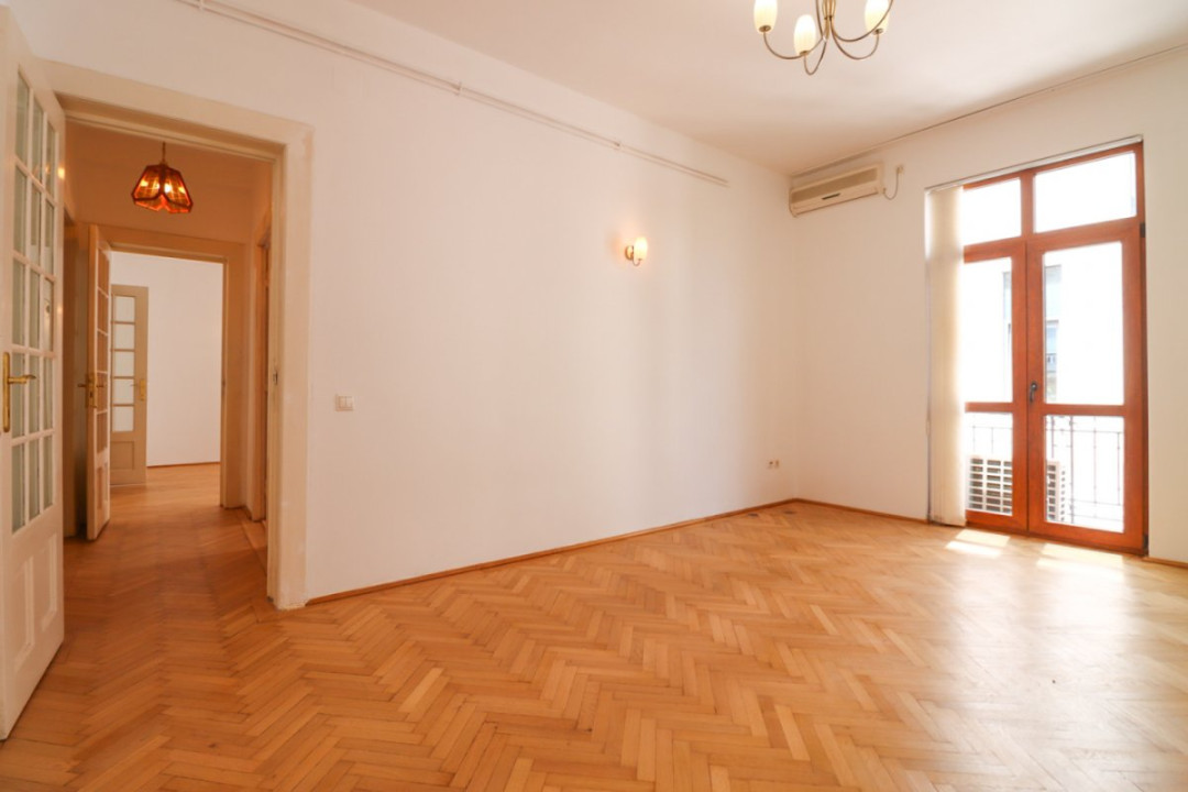 Apartament de închiriat în Piața Victoriei | 115 mp | centrală proprie
