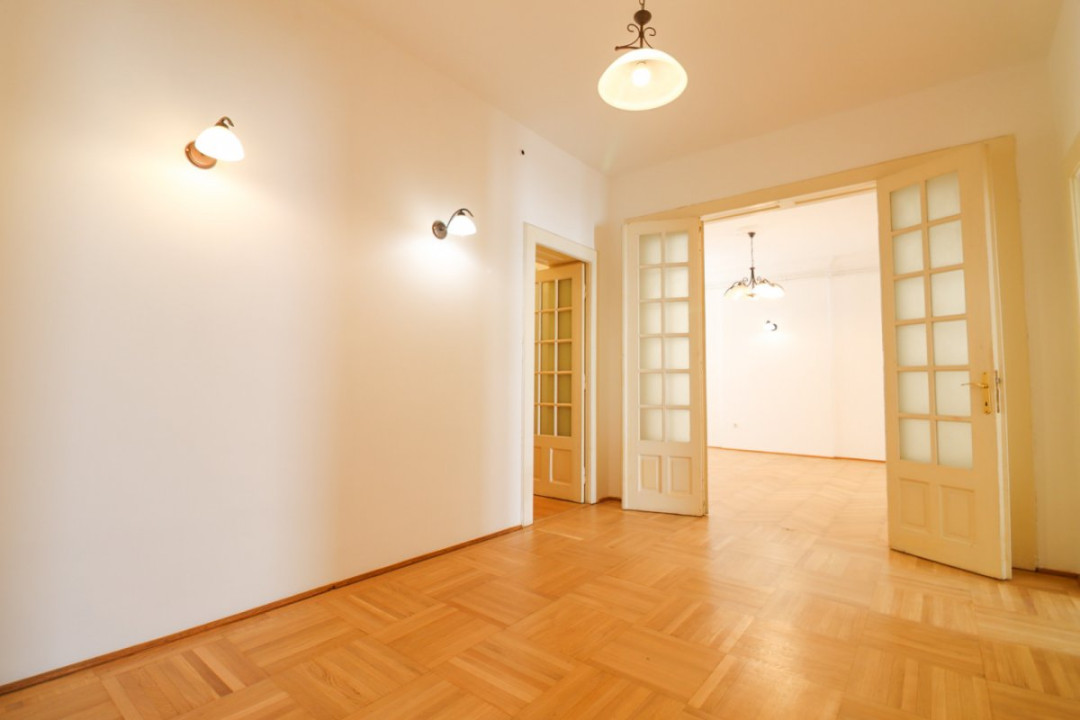 Apartament de închiriat în Piața Victoriei | 115 mp | centrală proprie